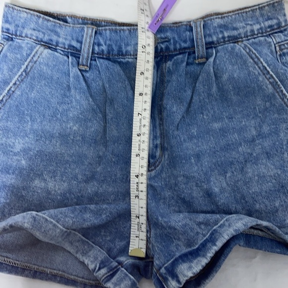 Women’s American Eagle high waisted roll up 90’s Mom jean shorts size 6 - Picture 9 of 14